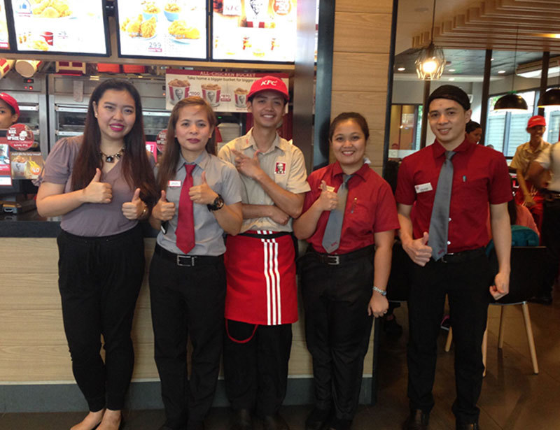 kfc-and-modernbrands-staff_2021-07-09-192309_ofen